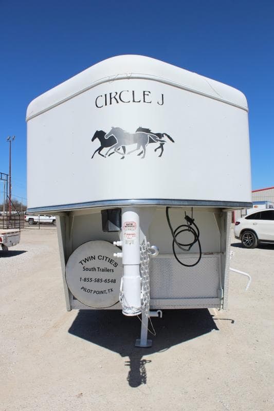 2002 Circle J 3 horse slant gooseneck in Pilot Point, TX | Trailer Trader