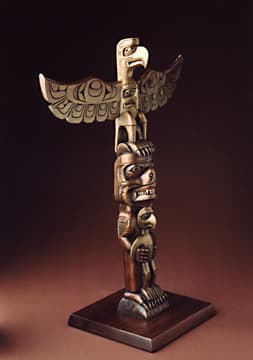 RICHARD HUNT EAGLE BEAR TOTEM