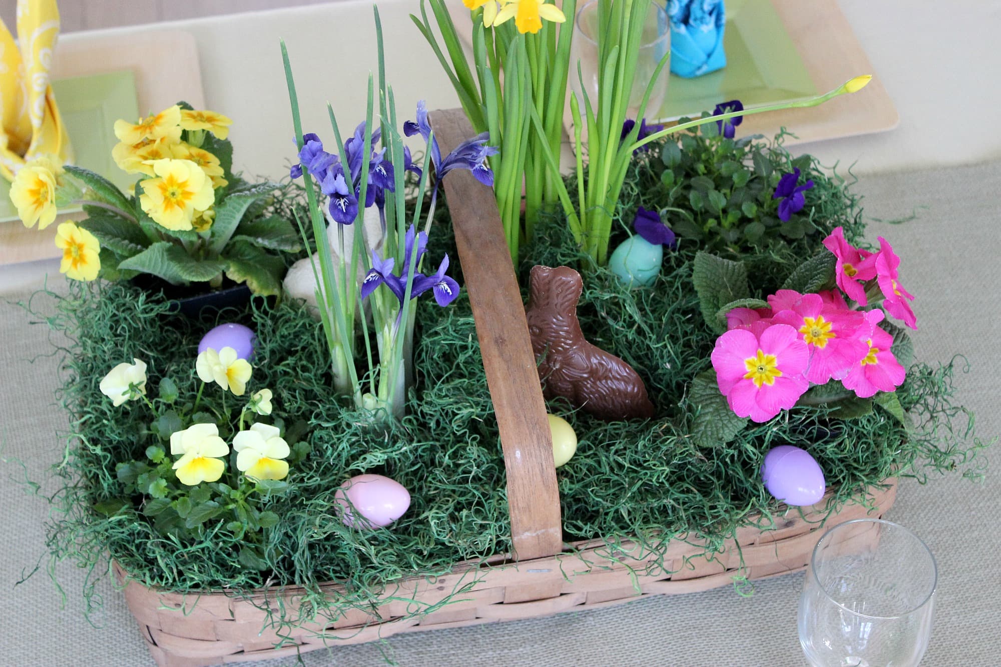 Easter Basket Centerpieces For Tables 15 Easter Ideas For Simple Table