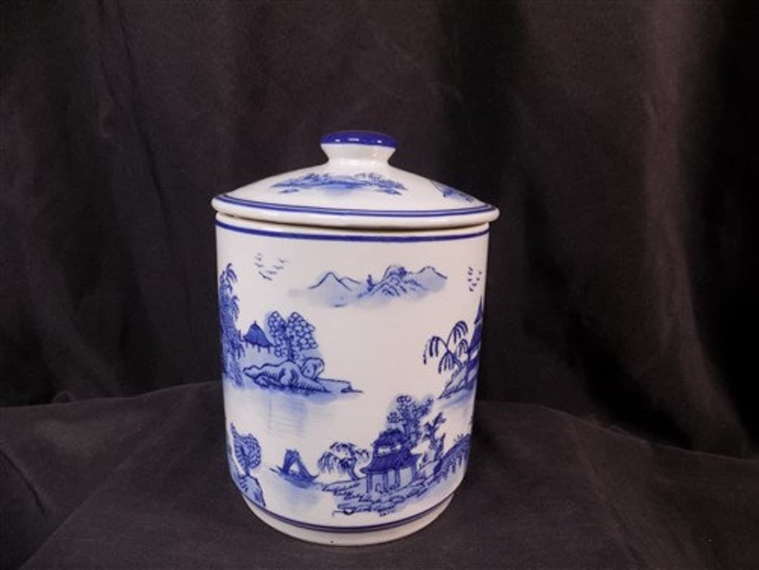 Blue Willow Ginger Jar, 8 Chinese Porcelain Decor, East Asian ...