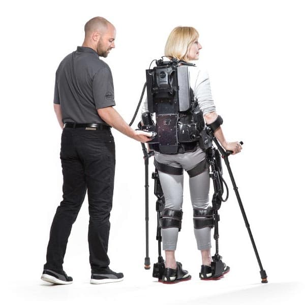 Ekso Bionics - экзоскелет EksoNR