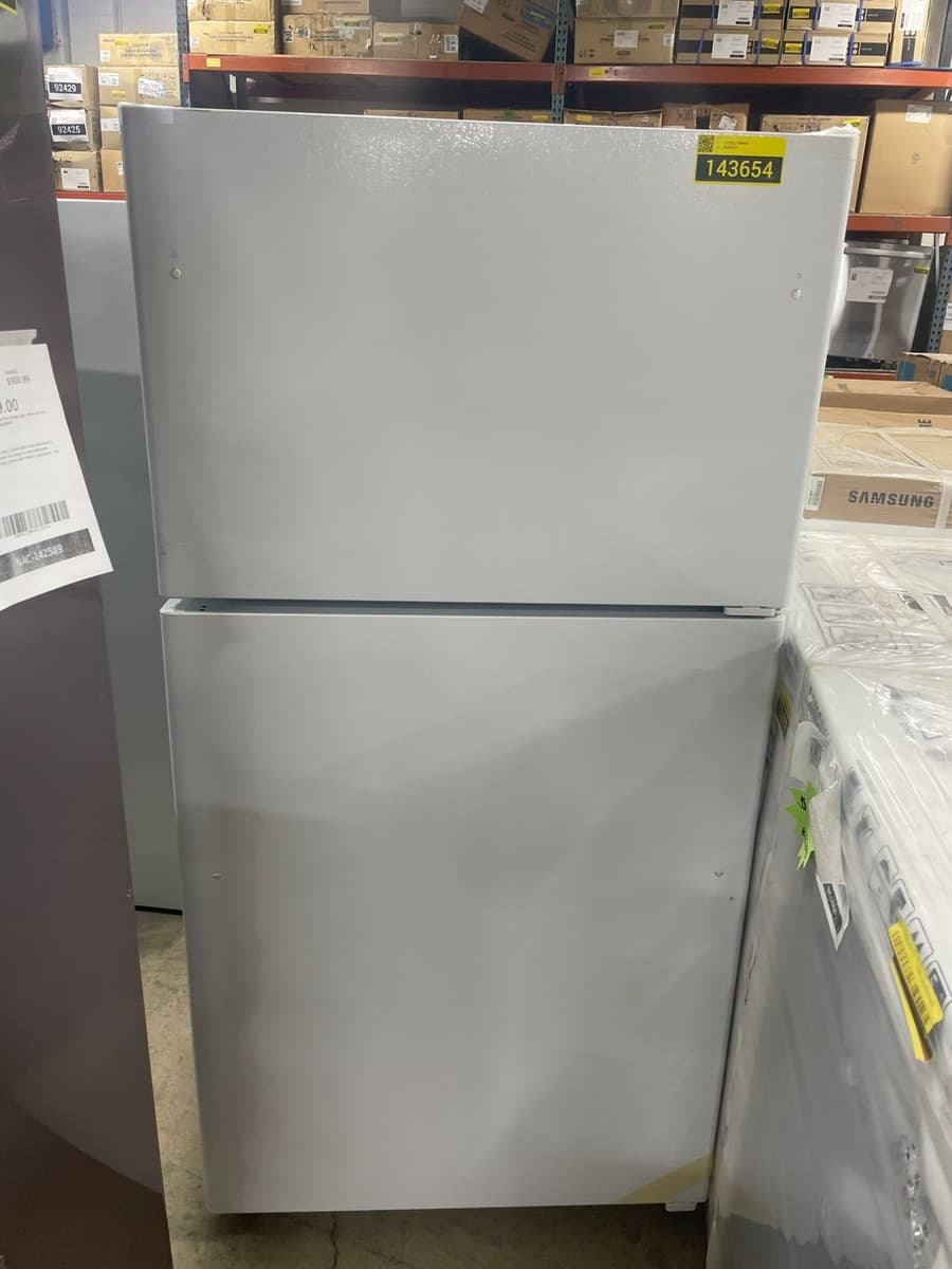 GE GTE22JTNRWW 33" White Top-Freezer Refrigerator NOB #143654 | eBay