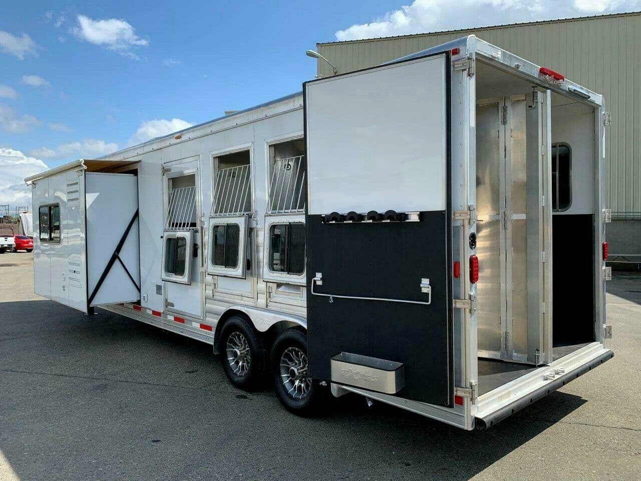 2015 EXISS ENDEAVOR 8312 HORSE TRAILER LIVING QUARTER SLIDE - True RV ...